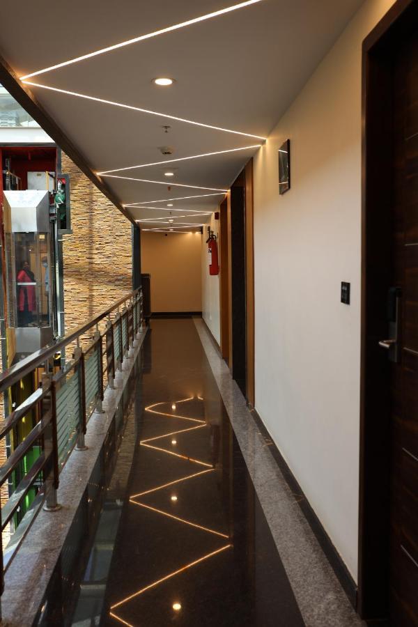 Npg Hotel Bangalore Just 10 Mins Drive From The Kempegowda International Airport Extérieur photo